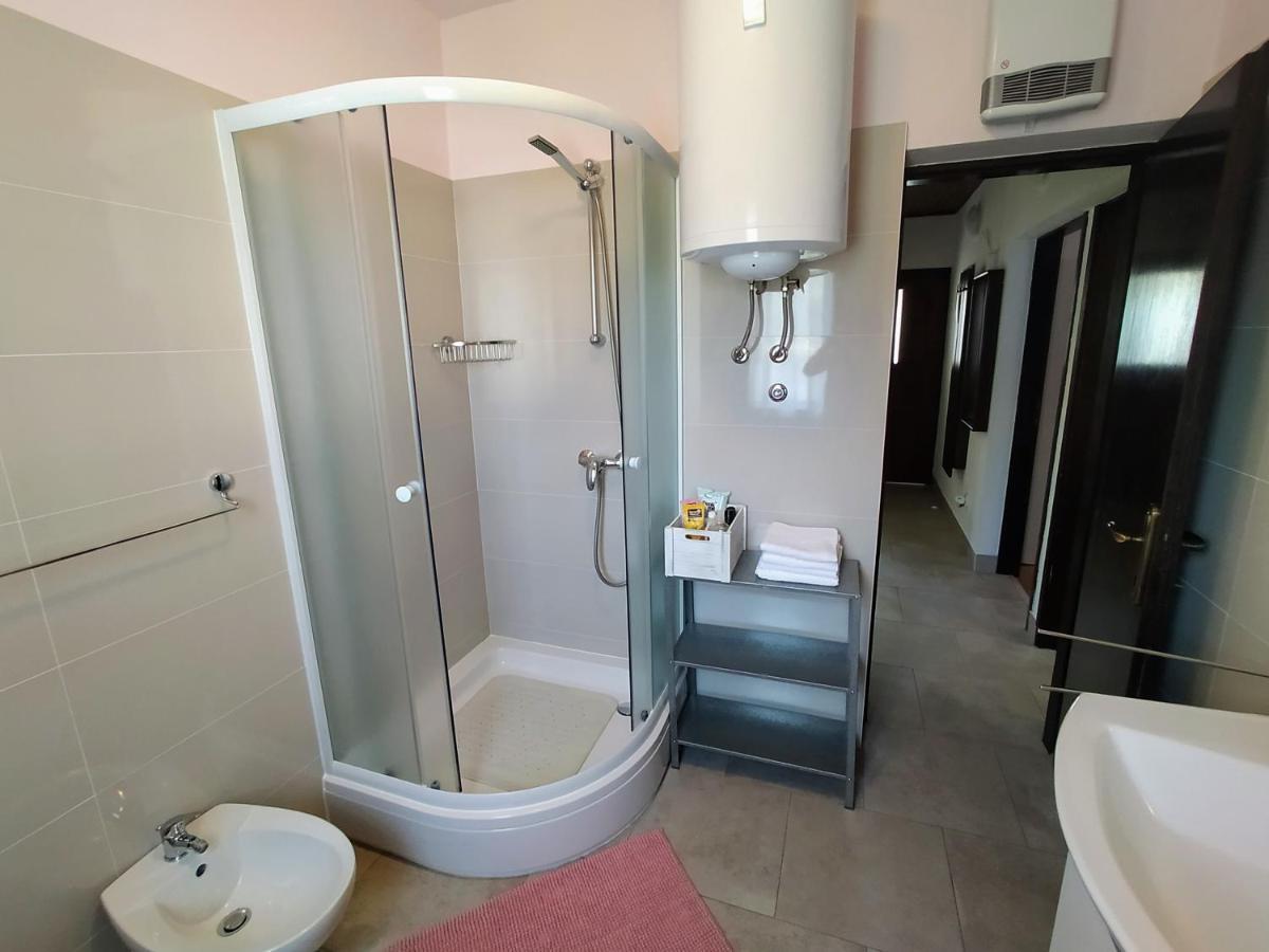 Apartments Villa Sabina プーラ エクステリア 写真
