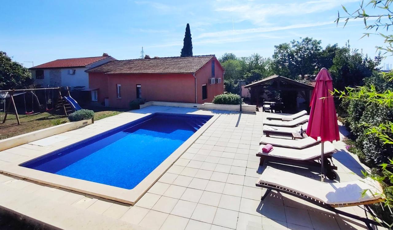 Apartments Villa Sabina プーラ エクステリア 写真